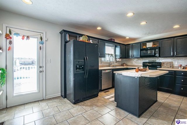 5013 S Woodland Drive, Radcliff, KY 40160