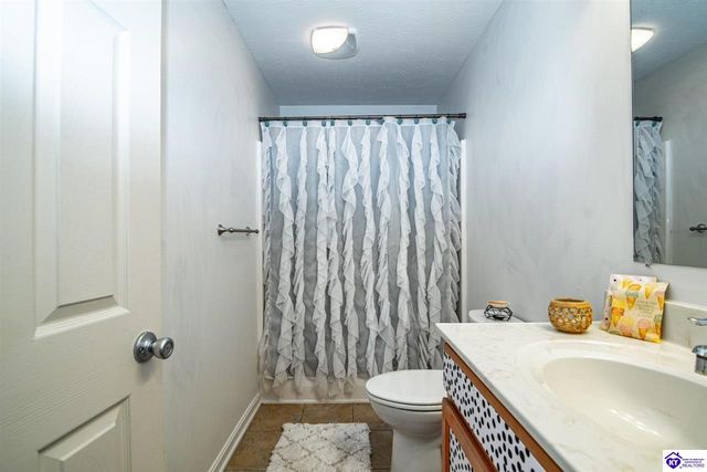 5013 S Woodland Drive, Radcliff, KY 40160