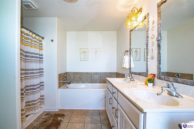 5013 S Woodland Drive, Radcliff, KY 40160