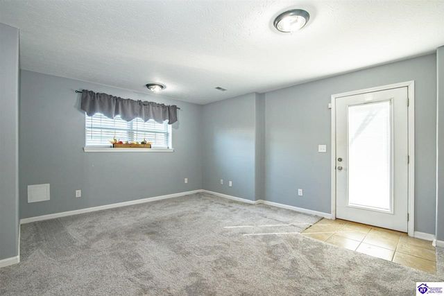 5013 S Woodland Drive, Radcliff, KY 40160