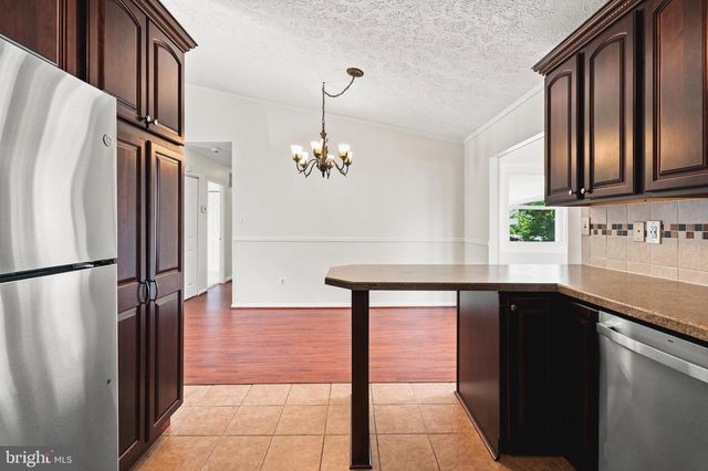530 HOLLY HUNT RD, Baltimore, MD 21220