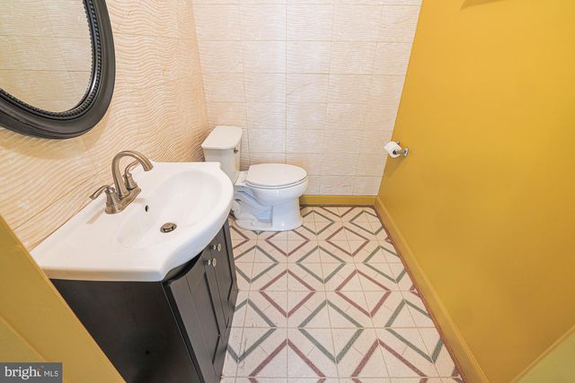 11 STRIDESHAM CT, Baltimore, MD 21209