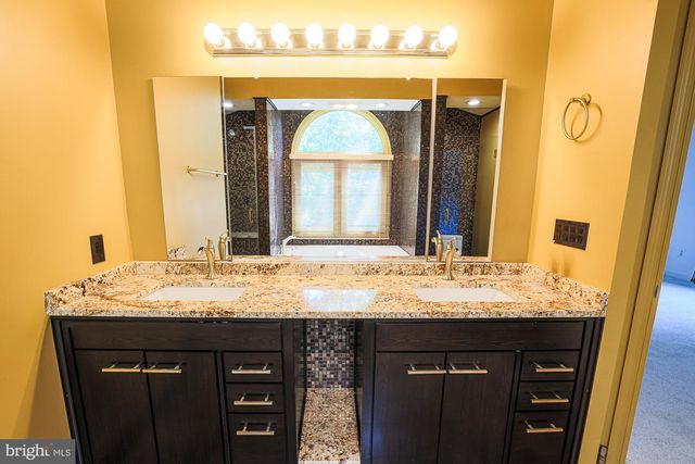 11 STRIDESHAM CT, Baltimore, MD 21209