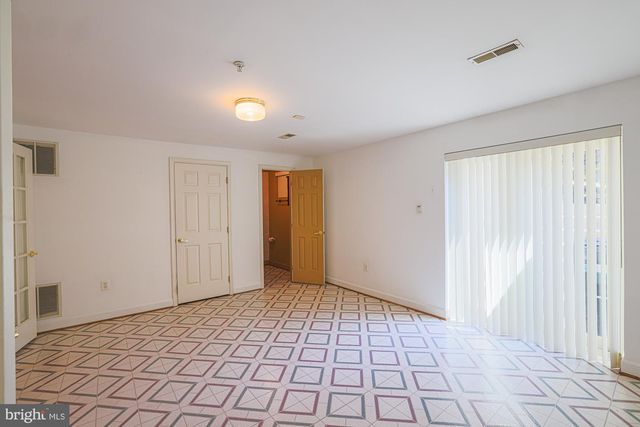 11 STRIDESHAM CT, Baltimore, MD 21209