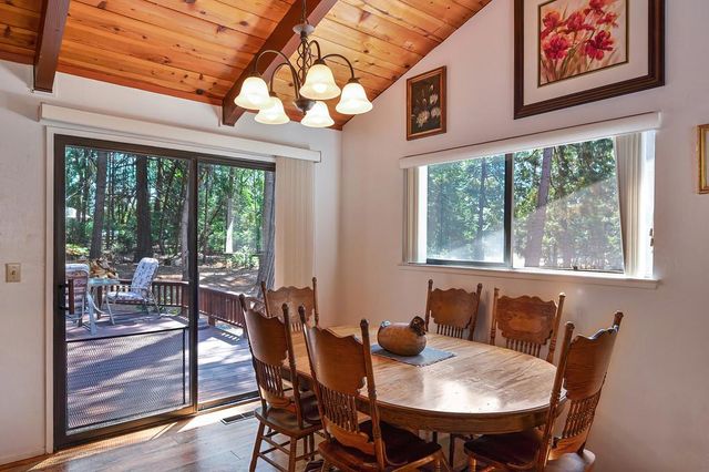 5837 Silverleaf Dr, Foresthill, CA 95631