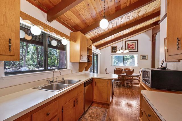5837 Silverleaf Dr, Foresthill, CA 95631