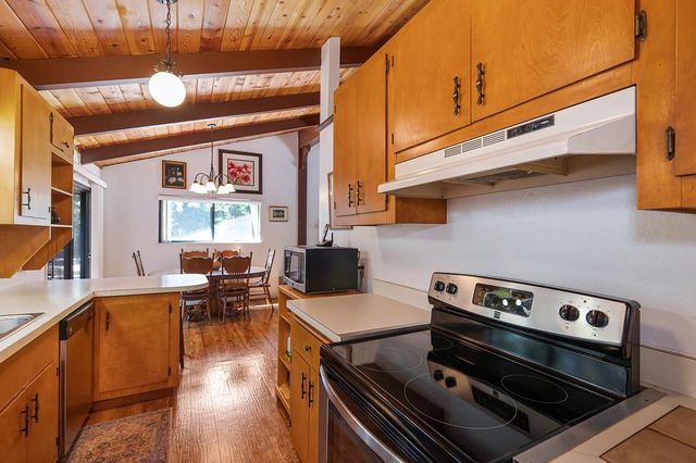 5837 Silverleaf Dr, Foresthill, CA 95631
