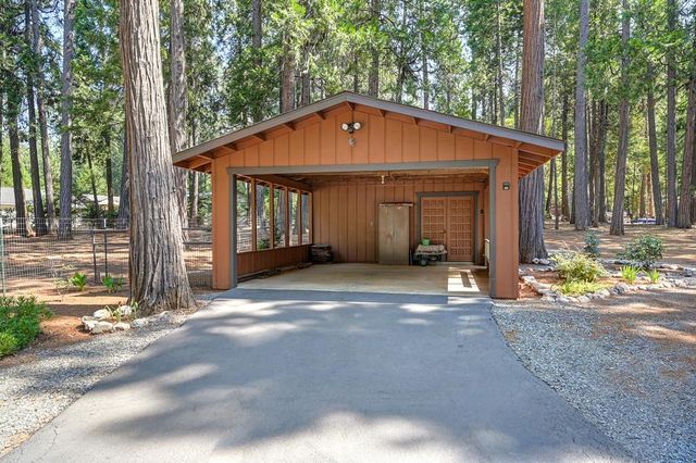 5837 Silverleaf Dr, Foresthill, CA 95631