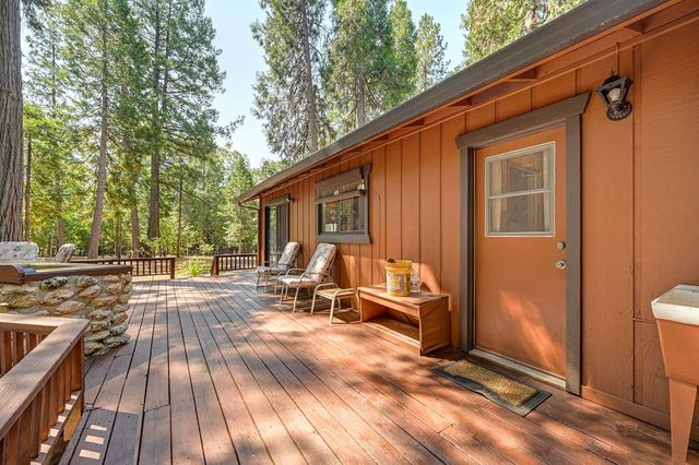 5837 Silverleaf Dr, Foresthill, CA 95631