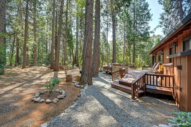5837 Silverleaf Dr, Foresthill, CA 95631
