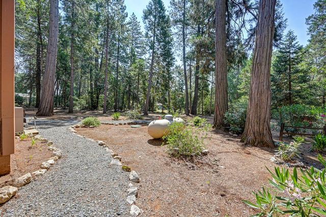 5837 Silverleaf Dr, Foresthill, CA 95631