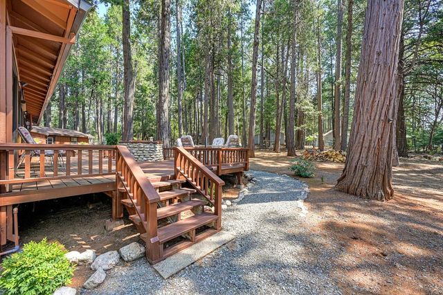5837 Silverleaf Dr, Foresthill, CA 95631
