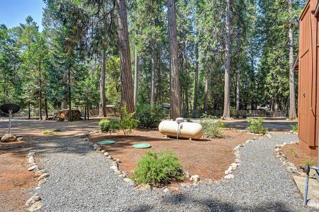 5837 Silverleaf Dr, Foresthill, CA 95631