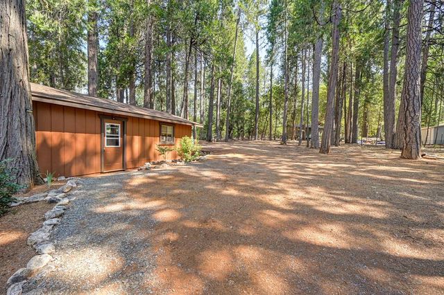 5837 Silverleaf Dr, Foresthill, CA 95631
