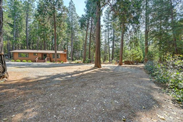 5837 Silverleaf Dr, Foresthill, CA 95631