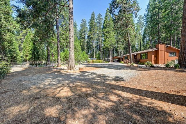 5837 Silverleaf Dr, Foresthill, CA 95631