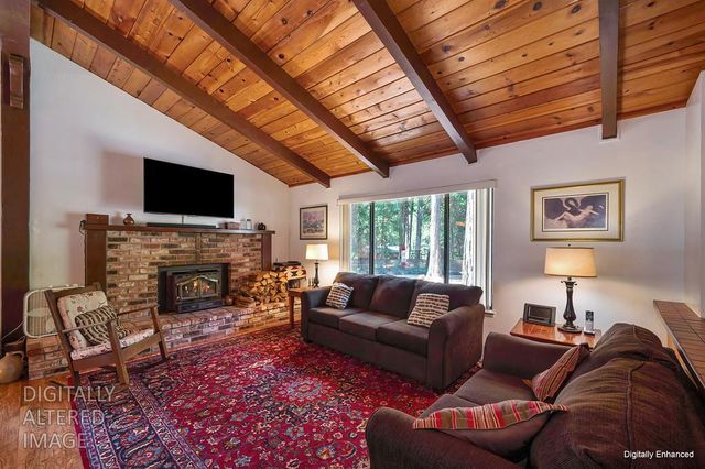5837 Silverleaf Dr, Foresthill, CA 95631
