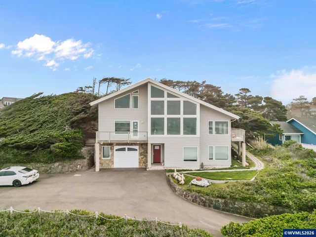 1068 NW 6th Ct, Lincoln City, OR 97367