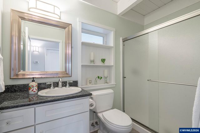 1068 NW 6th Ct, Lincoln City, OR 97367