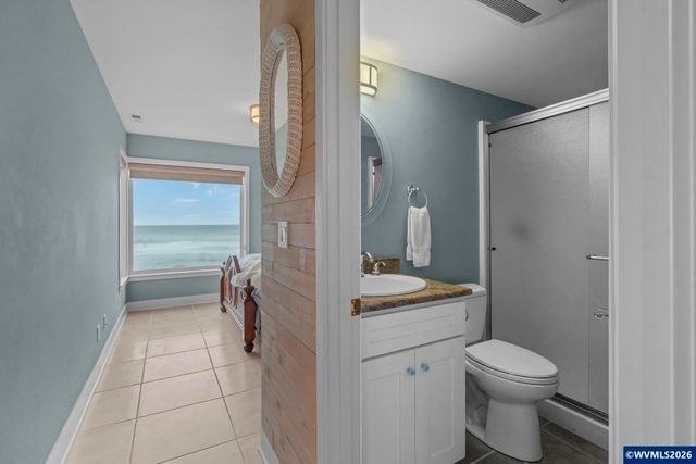 1068 NW 6th Ct, Lincoln City, OR 97367