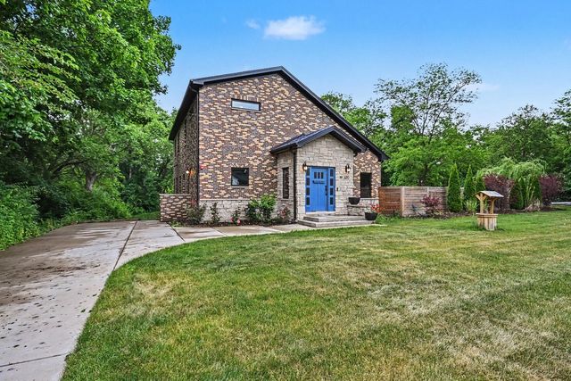 19W676 99th Street, Lemont, IL 60439