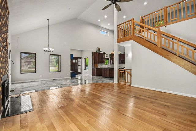 19W676 99th Street, Lemont, IL 60439