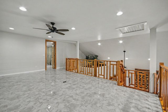 19W676 99th Street, Lemont, IL 60439