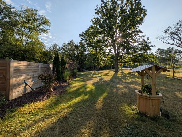 19W676 99th Street, Lemont, IL 60439