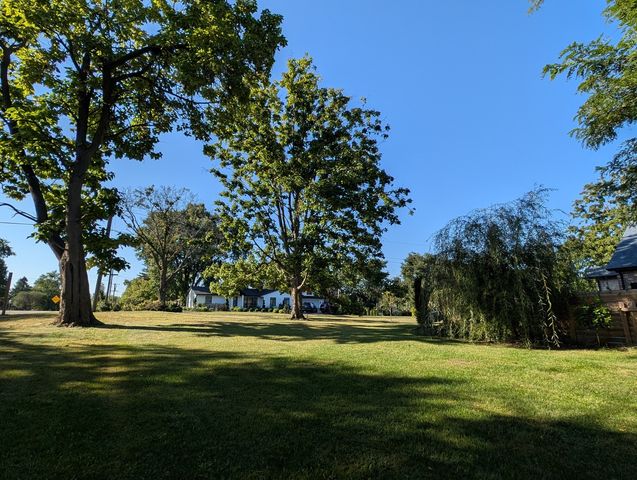 19W676 99th Street, Lemont, IL 60439