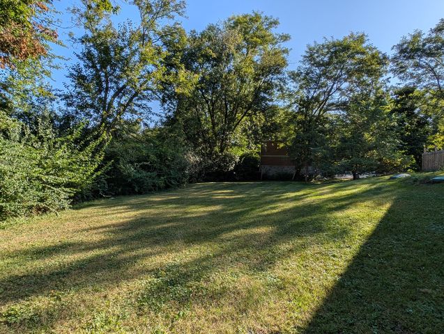 19W676 99th Street, Lemont, IL 60439