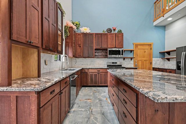 19W676 99th Street, Lemont, IL 60439
