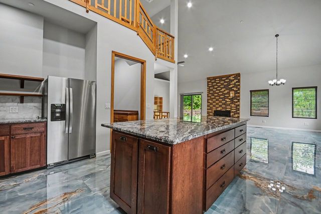19W676 99th Street, Lemont, IL 60439