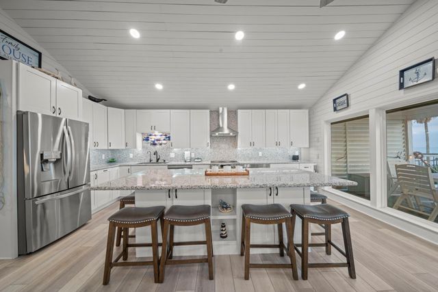 1407 John Street, Dickinson, TX 77539