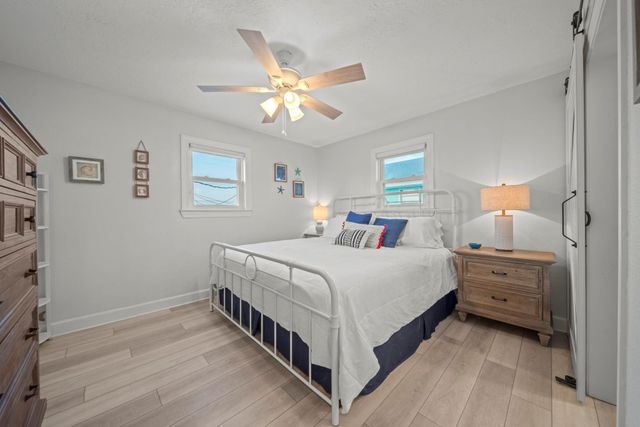 1407 John Street, Dickinson, TX 77539