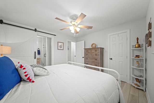 1407 John Street, Dickinson, TX 77539