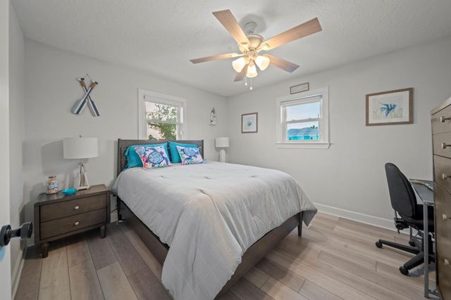 1407 John Street, Dickinson, TX 77539