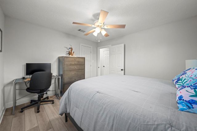 1407 John Street, Dickinson, TX 77539