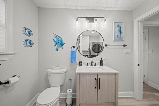 1407 John Street, Dickinson, TX 77539