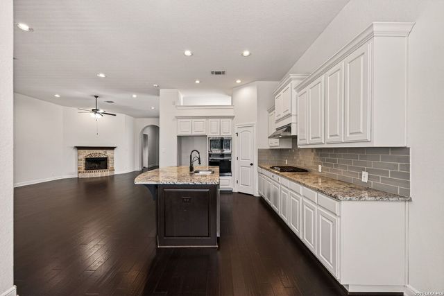 3814 CORDOBA CRK, San Antonio, TX 78259