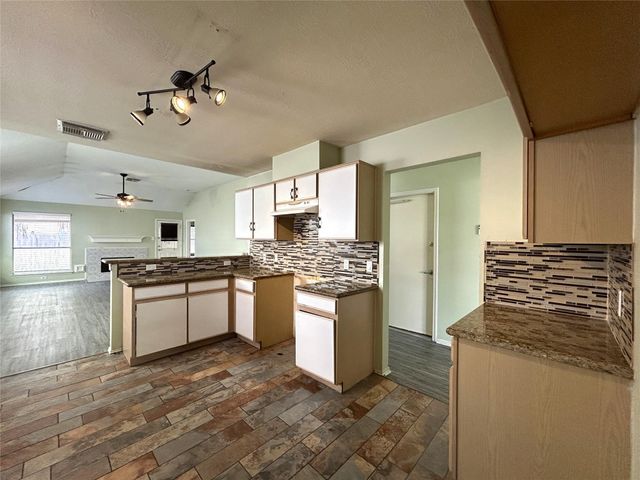 8903 Aspen Place Drive, Houston, TX 77071