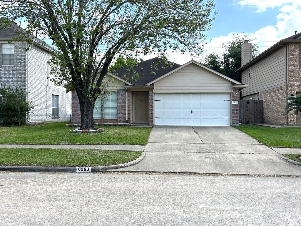 8903 Aspen Place Drive, Houston, TX 77071