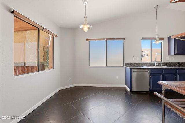 7413 W Palm Brook Place, Tucson, AZ 85743