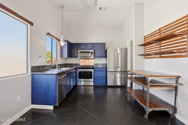 7413 W Palm Brook Place, Tucson, AZ 85743