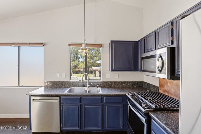 7413 W Palm Brook Place, Tucson, AZ 85743