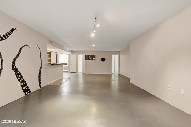 7413 W Palm Brook Place, Tucson, AZ 85743