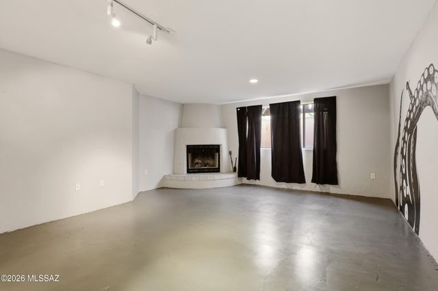 7413 W Palm Brook Place, Tucson, AZ 85743