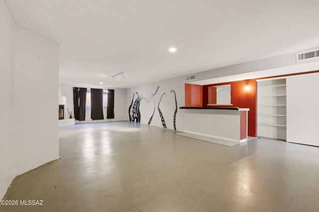 7413 W Palm Brook Place, Tucson, AZ 85743