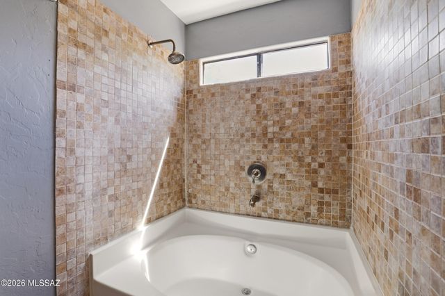 7413 W Palm Brook Place, Tucson, AZ 85743