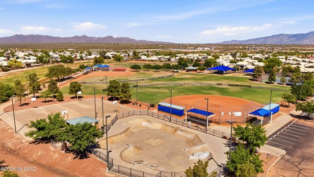 7413 W Palm Brook Place, Tucson, AZ 85743