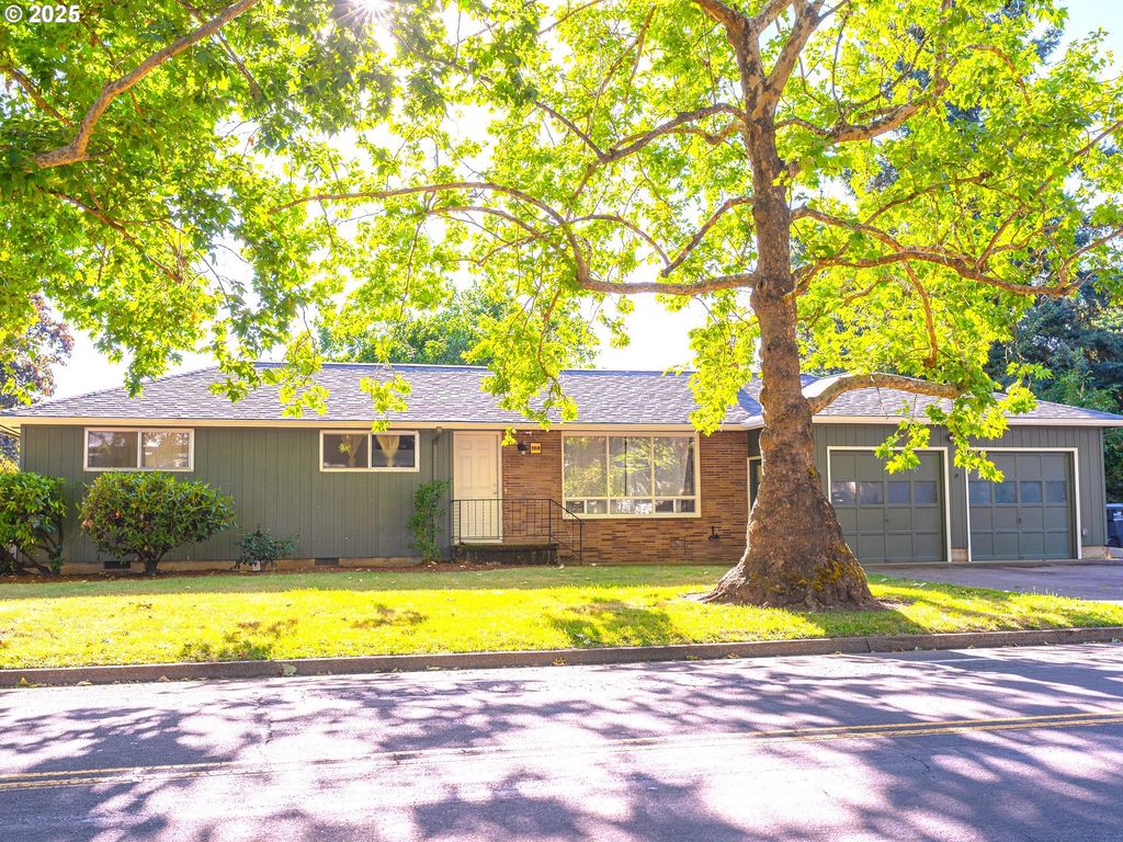 2010 GROVE St, Eugene, OR 97404